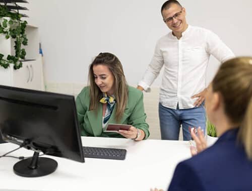 Une vitesse site internet Lyon claire et optimisée agit simultanément sur le SEO, l’expérience utilisateur et les conversions.