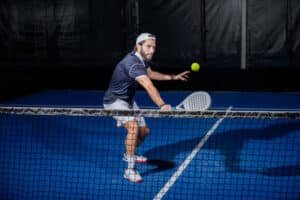 constructeur court de tennis